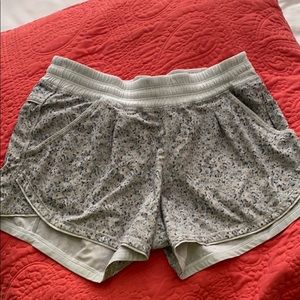 Rare size 4 lululemon shorts